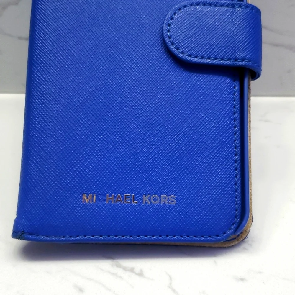 Michael Kors 💙 IPhone 7+ magnetic wallet & case 💙 Authentic * - Picture 2 of 9